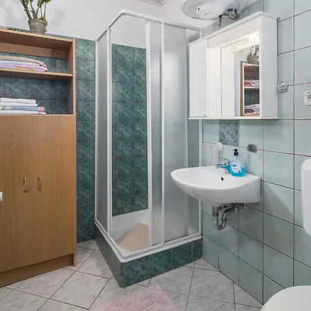 Apartment Awesome In With Kitchen Porec