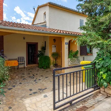 Awesome In With Kitchen Apartment