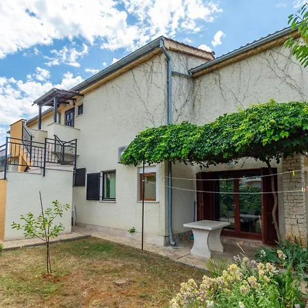 Awesome In With Kitchen Apartment *